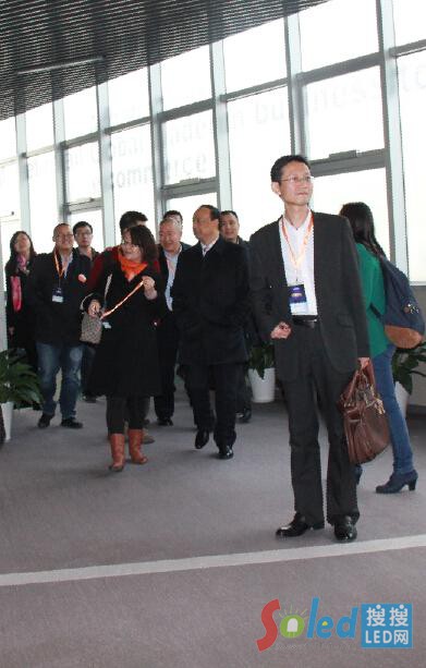 國星光電副總經(jīng)理李程博士代表公司參加阿里巴巴光明頂峰會