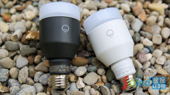 �����{������