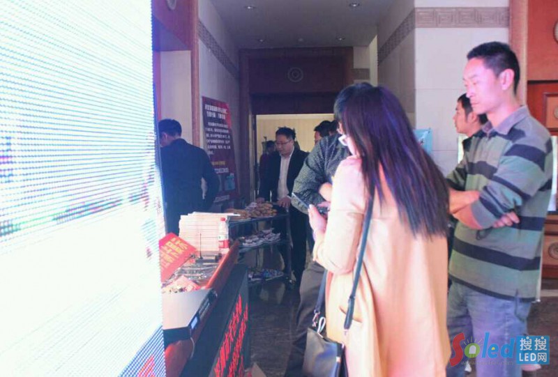 LED�@ʾ�����ƿ��S�̮a(ch��n)Ʒչʾ