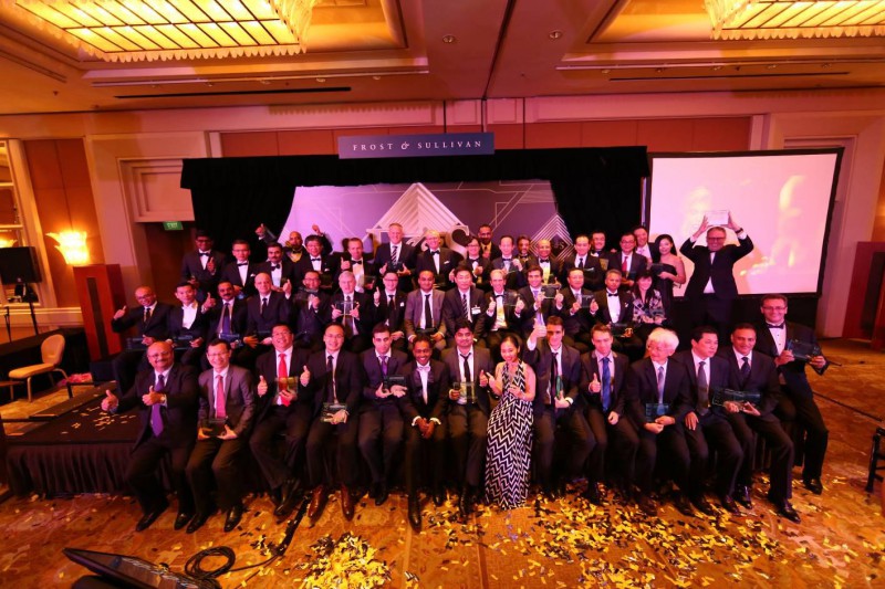 �W˾�ʘs��2015��Frost&Sullivan��̫�؅^(q��)�a(ch��n)Ʒ�I(l��ng)��(d��o)��