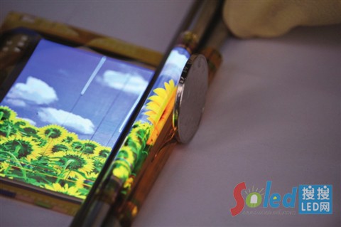 ���߷ֱ���OLED�@ʾ��3���׏����돽���g����(ji��)���� LED�W(w��ng)