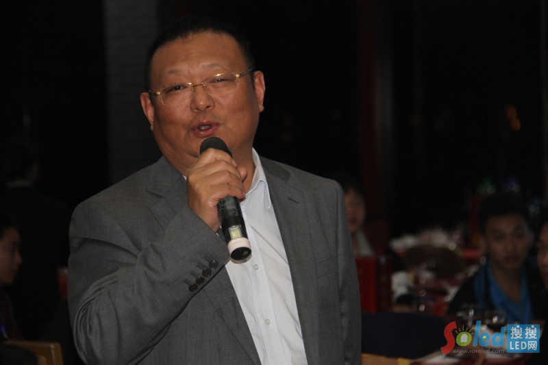 �\(li��n)�Դ������(j��ng)����ν���ʽ��(d��ng)�x�Ї���f(xi��)LED�@ʾ��(y��ng)�÷֕���I(y��)������������